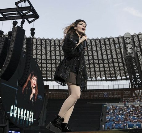 Lauren Mayberry sexy actress pictures