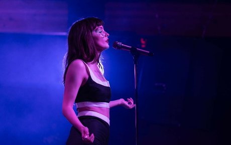 Lauren Mayberry model top galleries