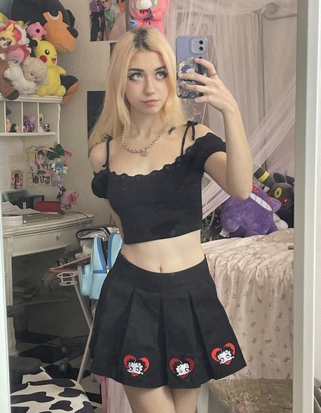 Iluvmeww pornstar xxx gallery