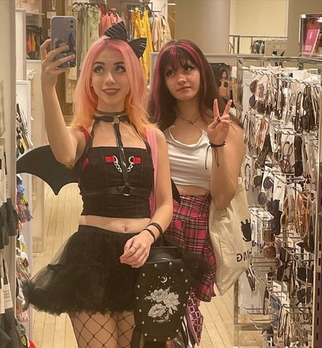 Iluvmeww naked actress galleries