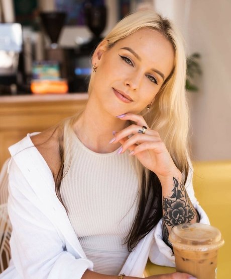 Sonja Reid hd actress pic