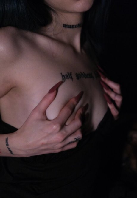 u munch model adult image