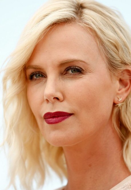 Charlize Theron high quality actress pics