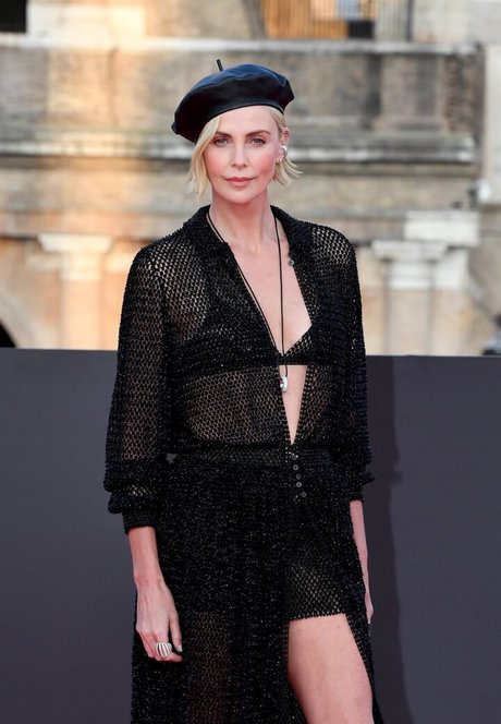 Charlize Theron adult model gallery