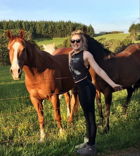 Willow Shields pornstar art pic