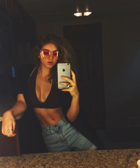 Willow Shields actress archive