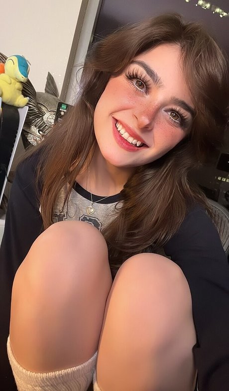 Aruuu free model image