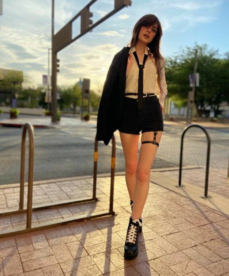 busty mom onlyfans free sexy photo