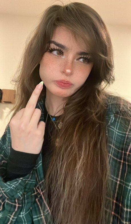 Aruuu porn model picture