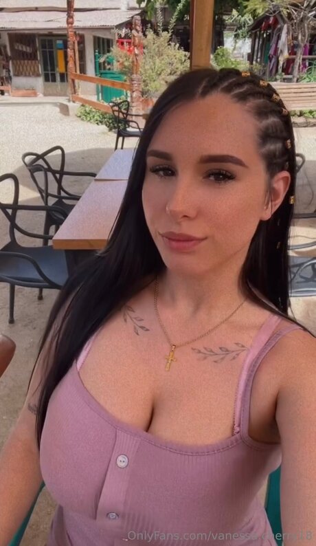 Vanessa Cherry18 model hd images