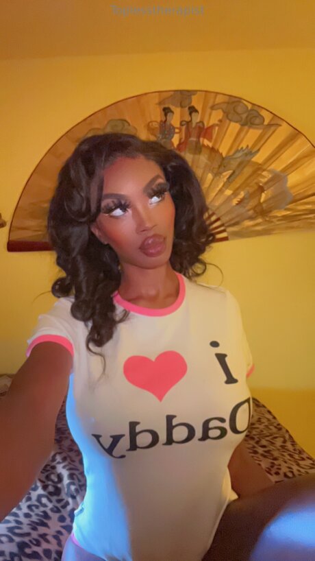 Toplesstherapist porn star pictures