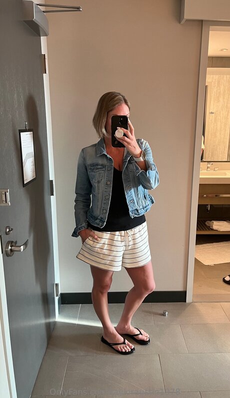 famous girls onlyfans pretty pictures