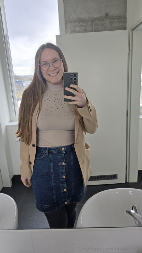 Studentmi nice model image