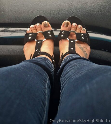 saggy milf onlyfans porn image