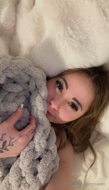 Saren naked pornstar photo