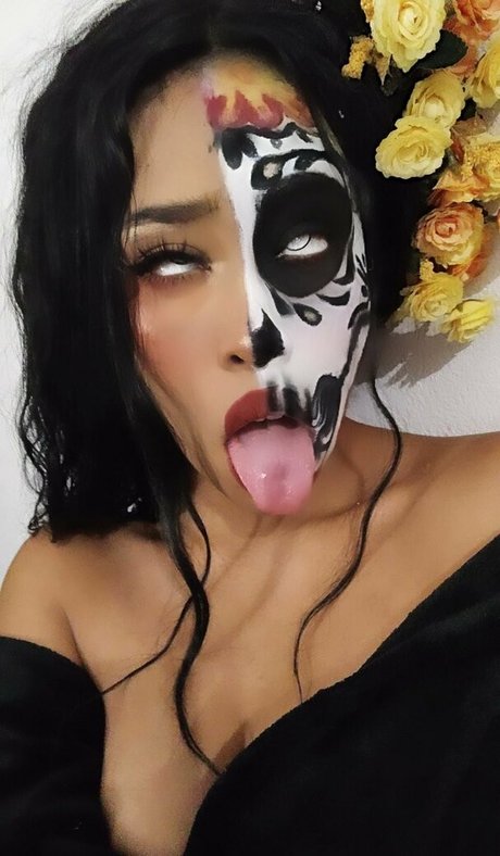 Milkubunny pretty pornstar image