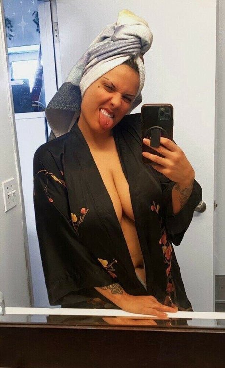 TheZombiUnicorn model nudes gallery