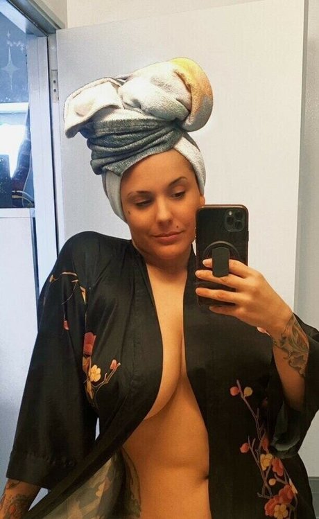 TheZombiUnicorn star nudes galleries