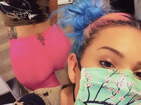 TheZombiUnicorn sexy pornstar image