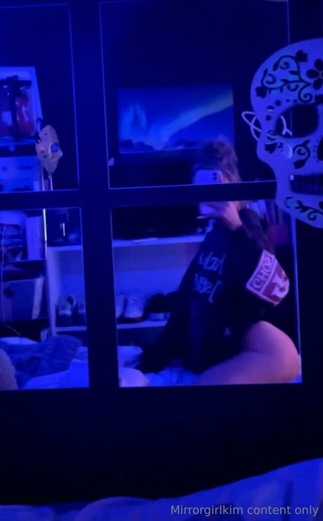 Mirrorgirlkim pornographic model archive