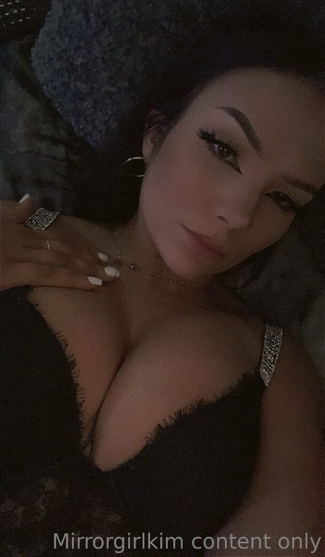 Mirrorgirlkim naked model pictures