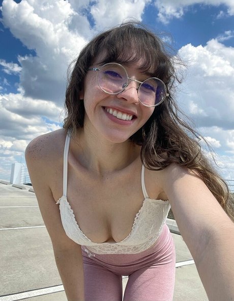 Catlyn Crespo model nice img