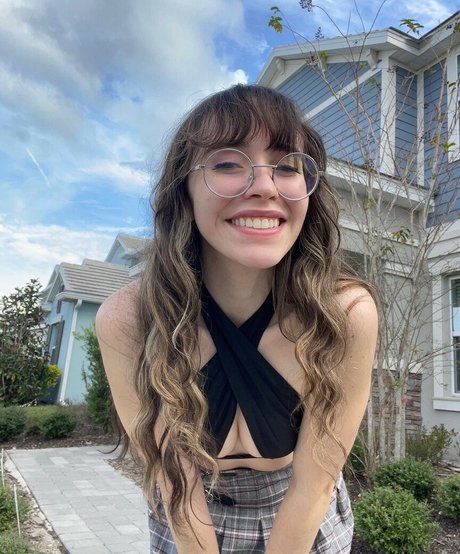 Catlyn Crespo model pretty galleries