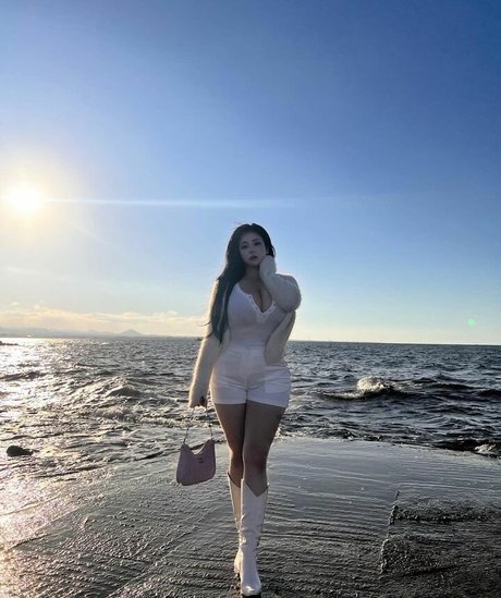 Jung Hye Bin nice model img