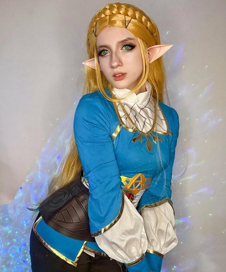 Akemy Sama model img