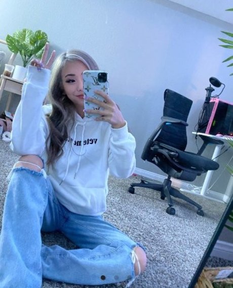 Supcaitlin hot model images