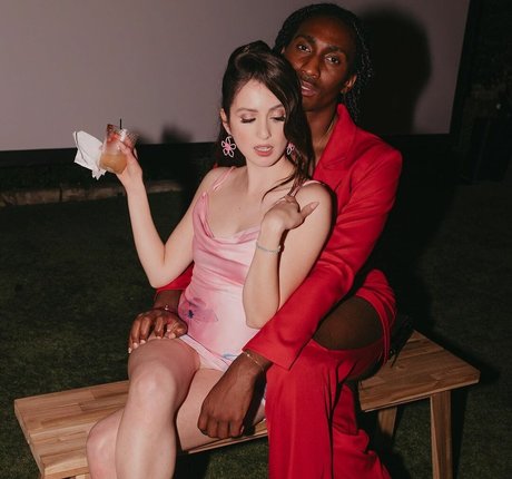 Laura Marano star nude photos