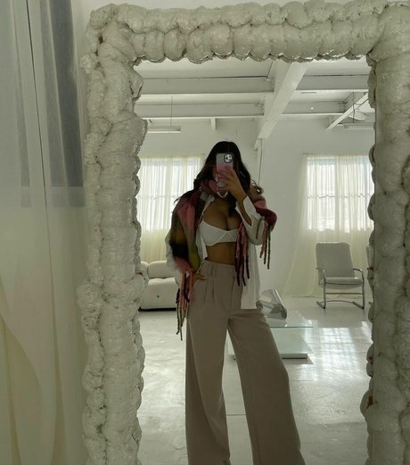 Ella Cervetto top star picture