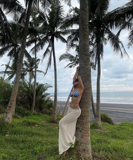 Ella Cervetto beautiful star picture