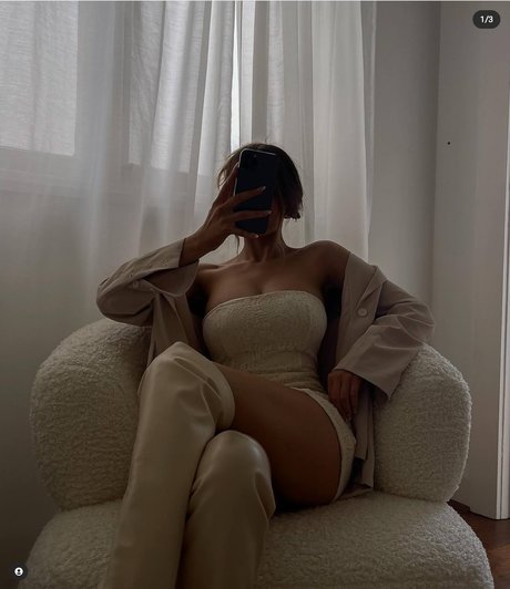 Ella Cervetto sexy pornstar pictures