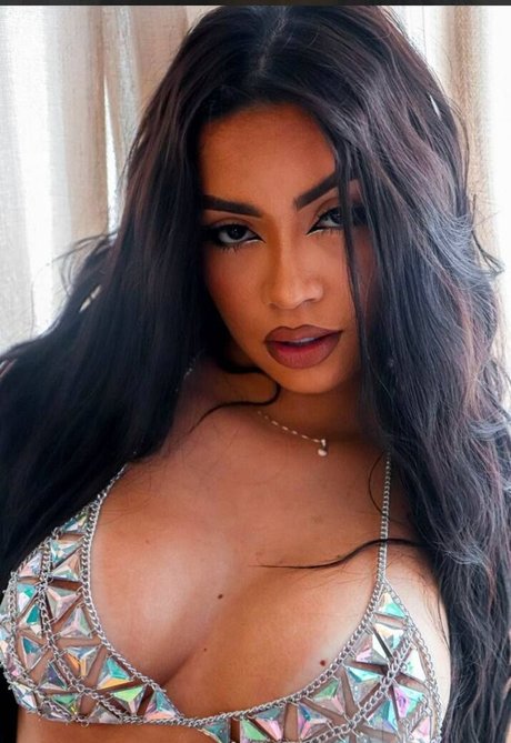 Mc Henny perfect model picture