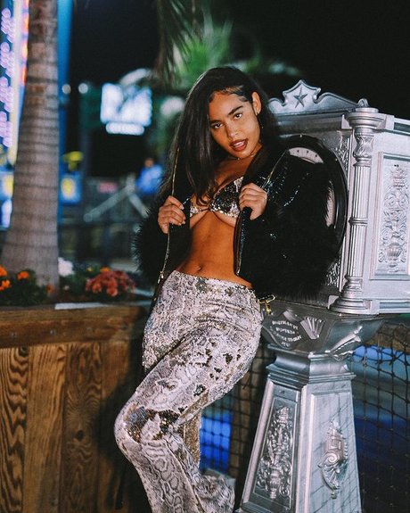 Malaika Terry pornstar adult galleries