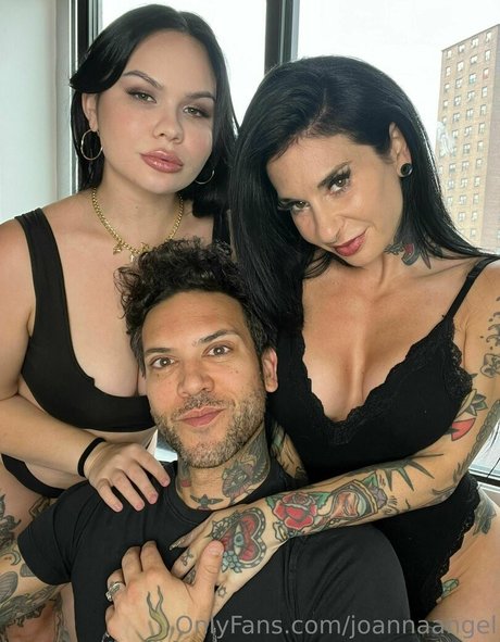 mom daughter onlyfans naked pics