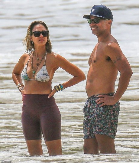 Jessica Alba pretty actress photos