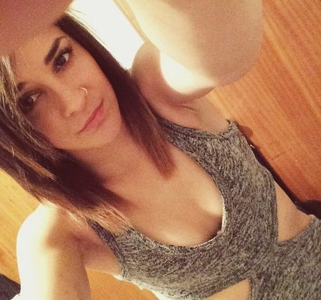 Dakota Kai pretty model gallery