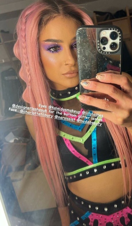 Dakota Kai model art img