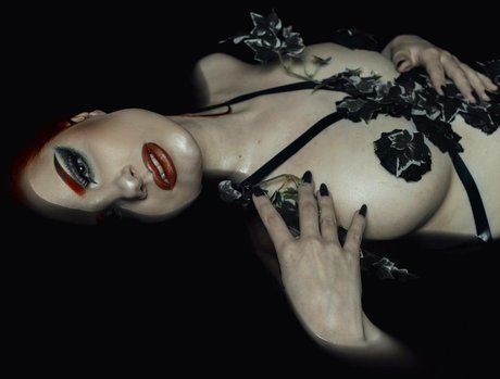 Monsa Isa adult actress image