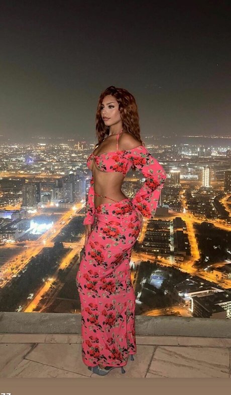 laurgmzz sexy pornstar img