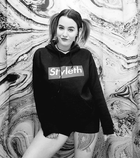 ConcealedBones pornstar erotic photos