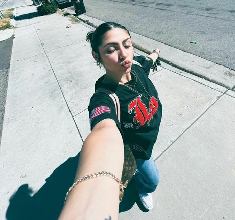 Alondra Delgado hot actress images