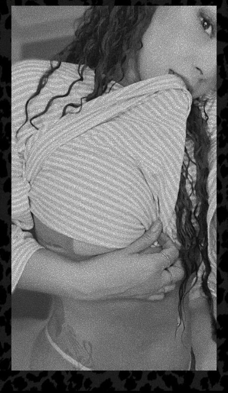 Amanda Miury nice pornstar images