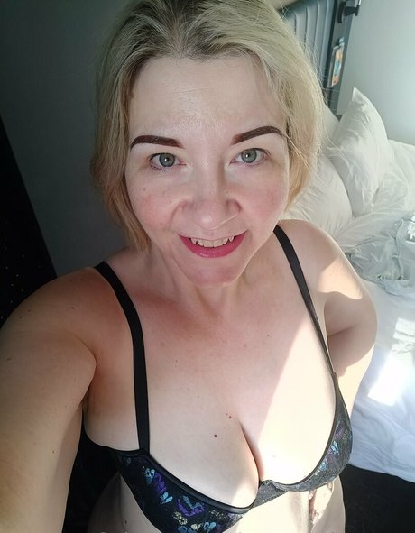 annemarieontour free model pics