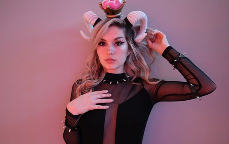 old lady onlyfans sex galleries