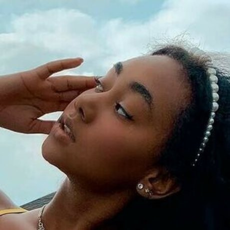 Elizabeth Anorue exclusive model img