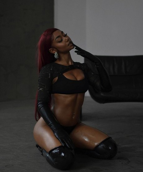 Elizabeth Anorue pornstar hd image