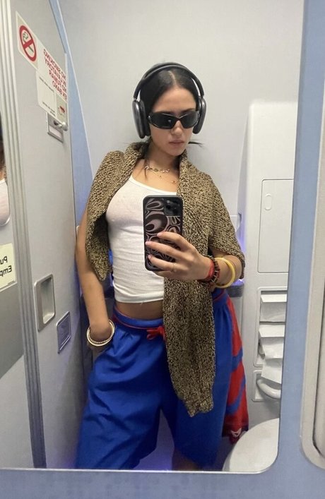 Luna Blaise model adult archive